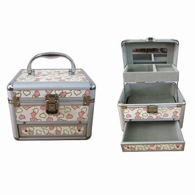 Шкатулка для косметики с рисунком сердечек