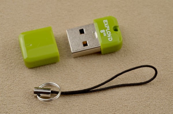 Флешка-брелок Exployd USB 2.0 8 Gb (салатовая)
