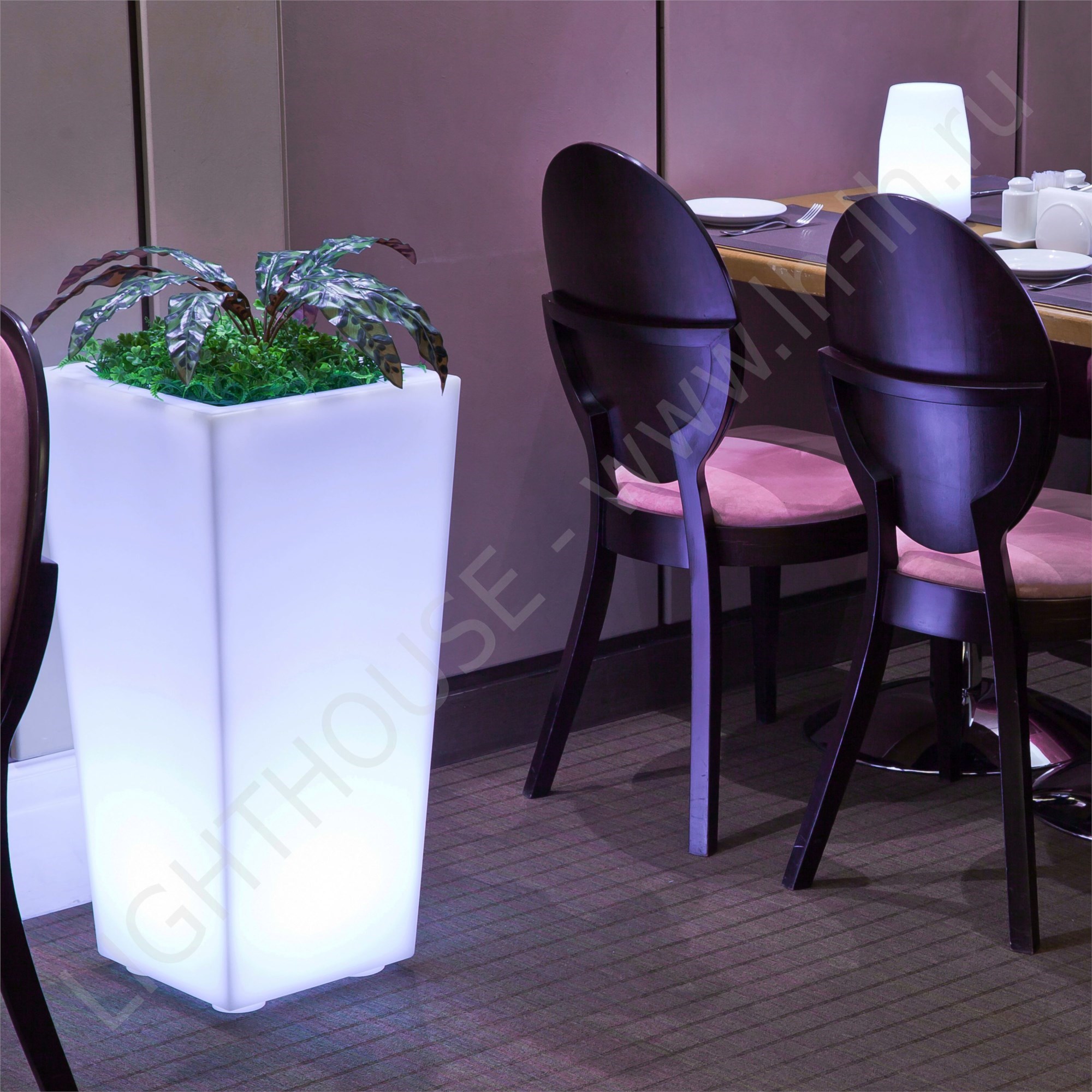 Светящееся LED кашпо-конус Flow 220V White S