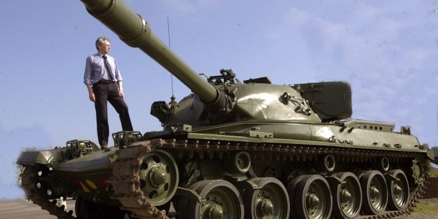 Сертификат Экскурсия на боевом танке или БМП (4 человека)