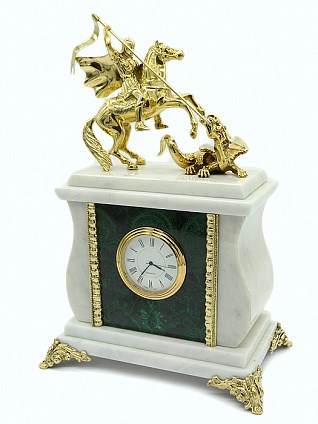 Красивые часы из мрамора и малахита