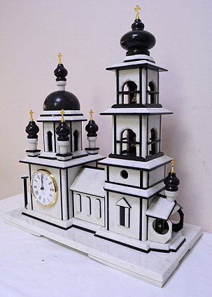 Часы из змеевика и мрамора Церковь
