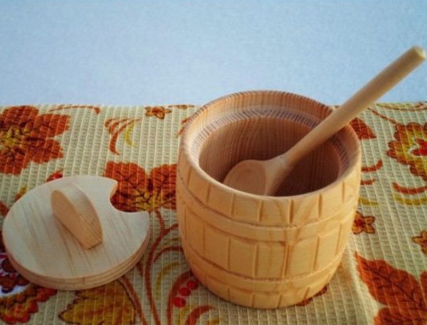 Бочонок с ложкой из кедра D8