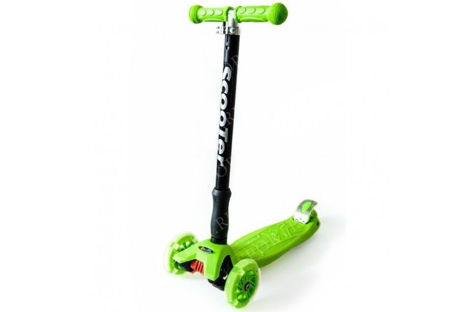 Зеленый самокат Scooter Maxi