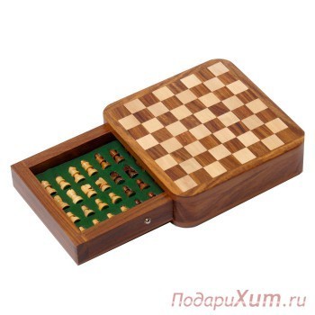 Индийские шахматы в ящике 13х13 см