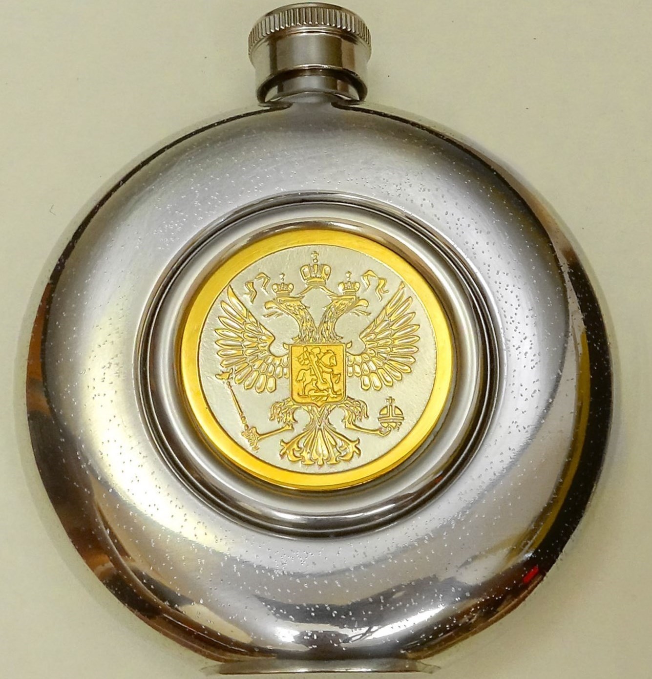 Круглая фляжка Гербовая
