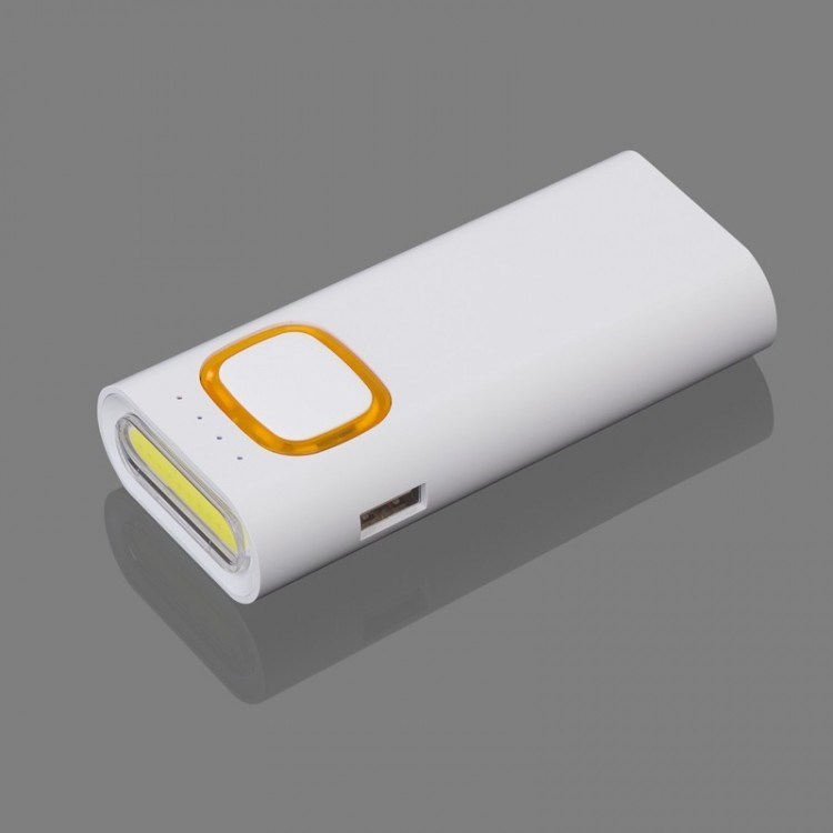 Зарядное устройство с ультраярким LED-фонариком и подсветкой