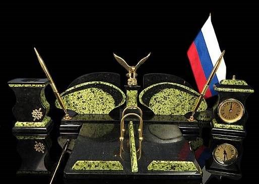Письменный прибор из змеевика Орёл