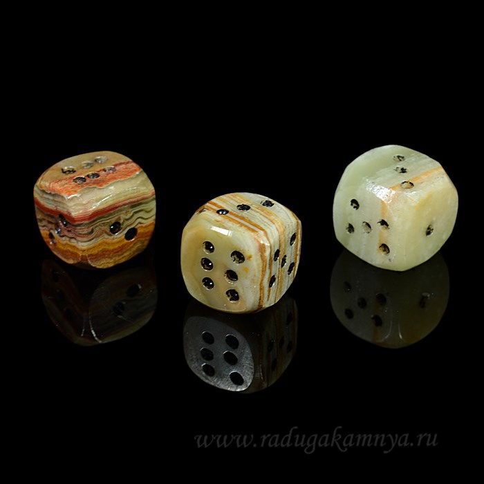 Кубик из оникса 15*15мм.