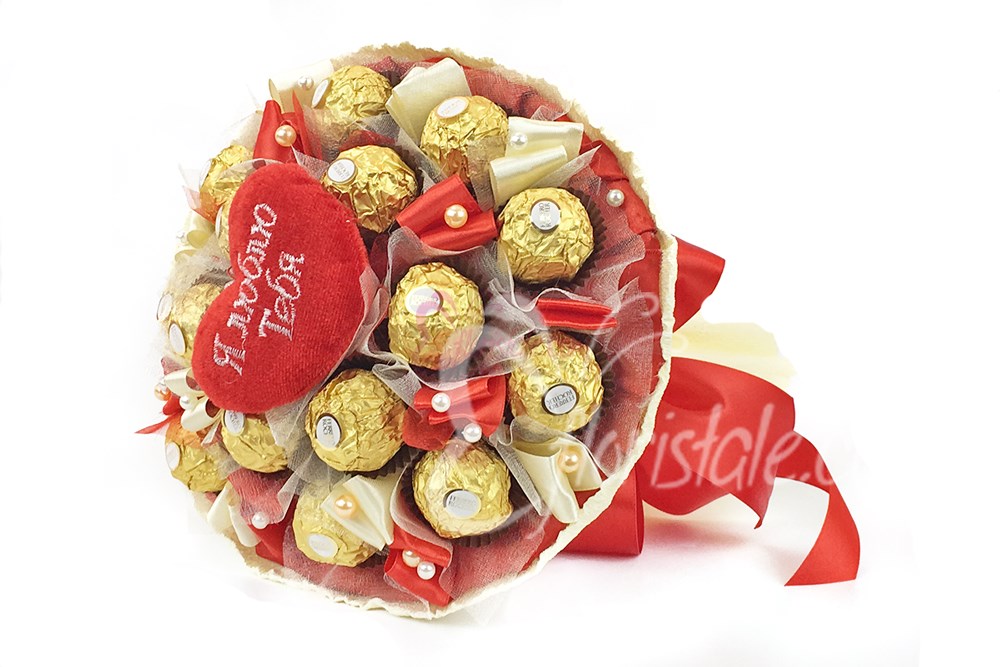 Букет из конфет Ferrero Roscher и сердца