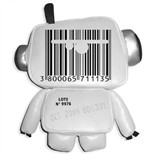 Дизайнерская игрушка CODEBOT