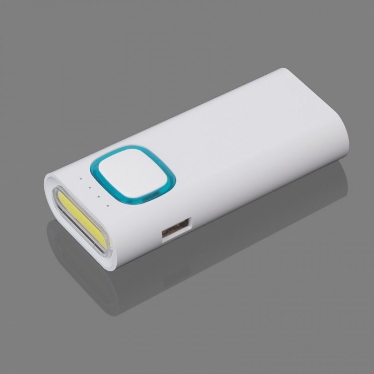 Зарядное устройство с ультраярким LED-фонариком
