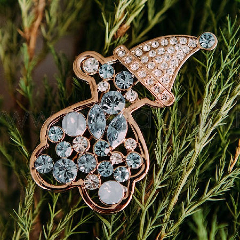 Брошь «Мишка в колпаке» с голубыми кристаллами Swarovski