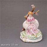Статуэтка "Девушка с книгой"