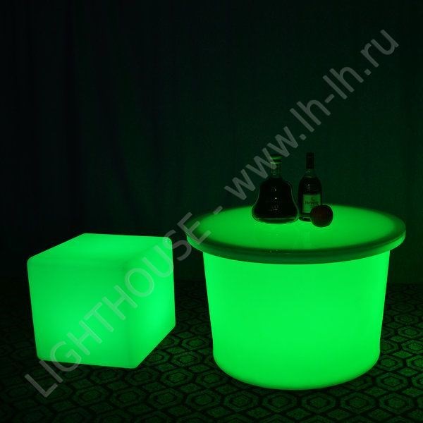 Светящийся LED стол Sedan RGB Accum