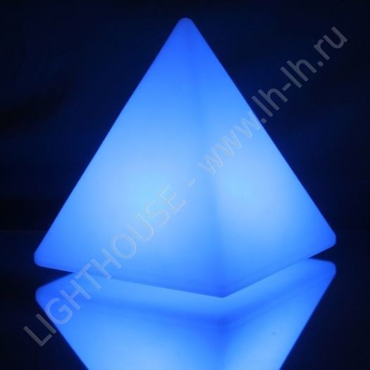 Светящаяся LED пирамида Benua RGB Accum (под заказ)