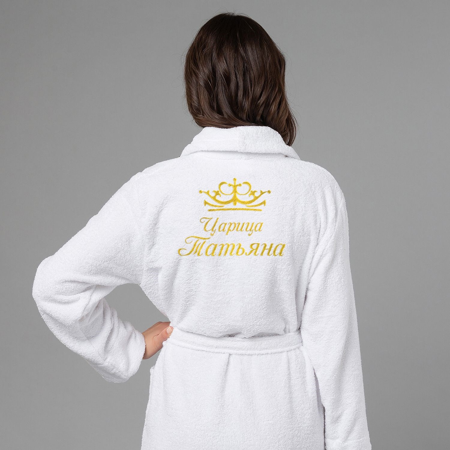 Белый халат с вышивкой Царица