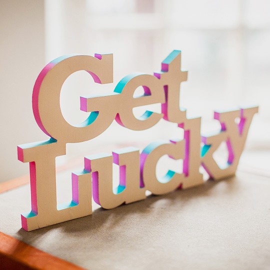 Слова для интерьера Get Lucky