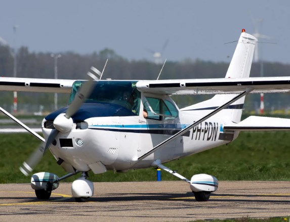 40 минут полета на Cessna-182