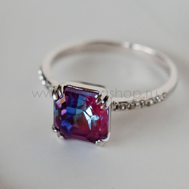Кольцо «Принцесса» с кристаллом Swarovski цвета бургунди