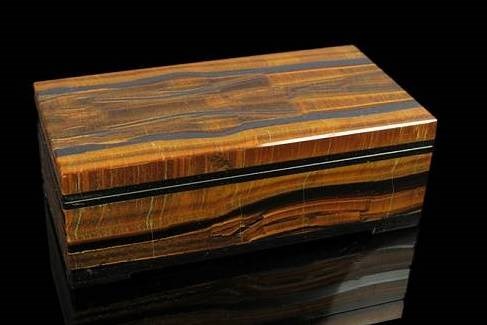 Шкатулка цельнокройная из тигрового глаза