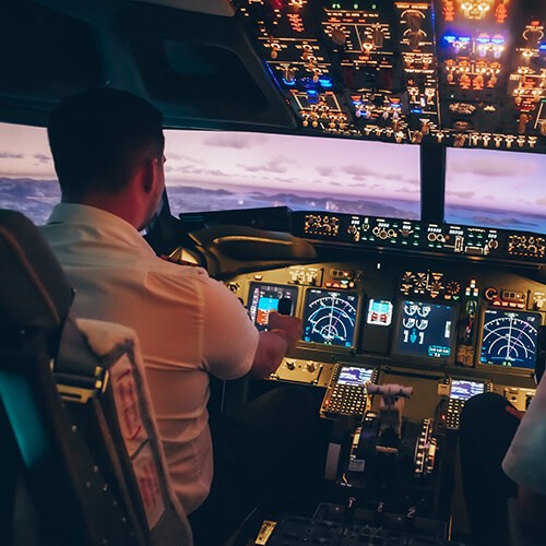 Полет на авиатренажере самолета Боинг 737 (60 минут; 3 человек)