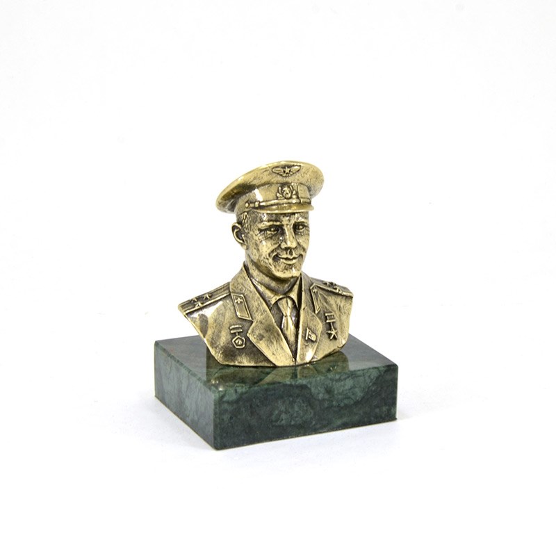Бюст Гагарин Ю.А.