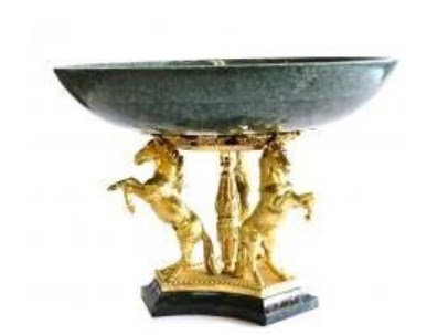 Фруктовница из мрамора с лошадками