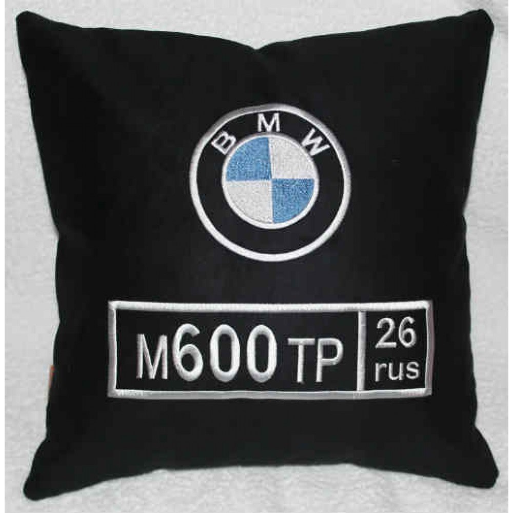 Черная подушка BMW с номером