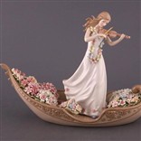 Статуэтка "Девушка скрипка"
