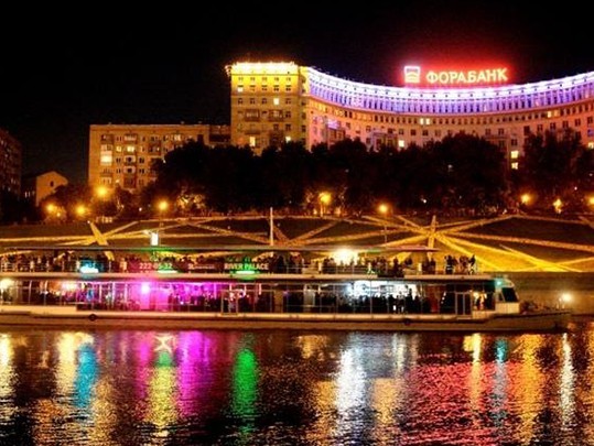 Сертификат Прогулка на River Palace для пятерых