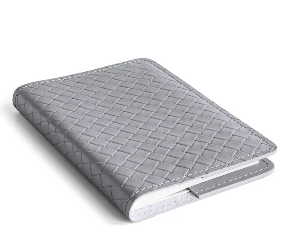 Серый ежедневник из кожи с тиснением Treccia