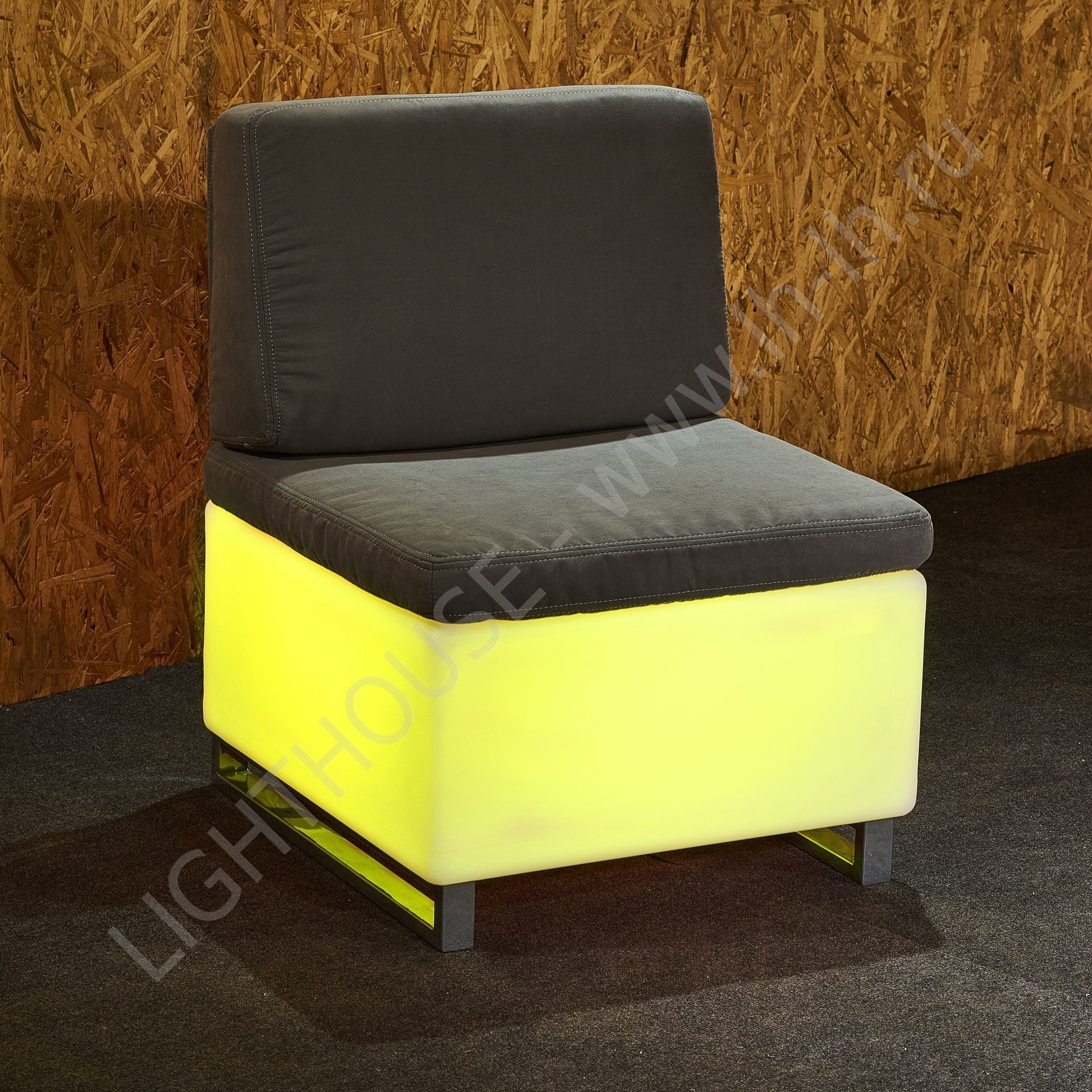 Светящееся кресло Valpara 220V RGB