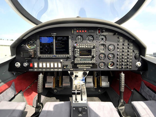 60 минут полета на Aquila A210