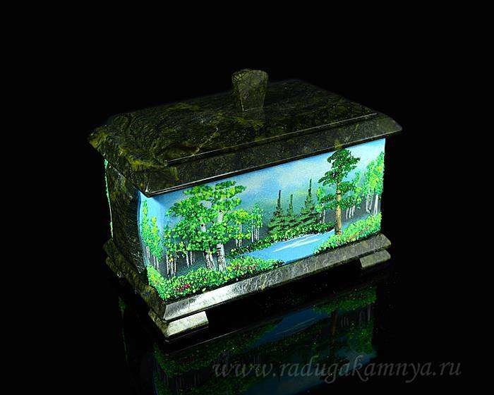 Рисованный ларец из змеевика