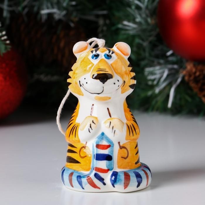 Колокольчик Тигра с шарфом