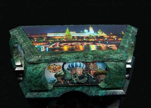 Ларец из змеевика, с иллюстрацией Москва