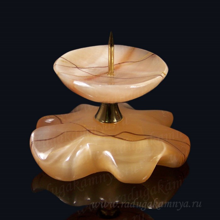 Подсвечник из селенита Фиалка