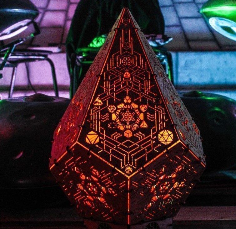 Интерьерный проекционный светильник Metatron Cristal