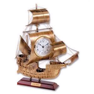 Макет корабля с часами Santa Maria