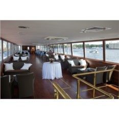 Прогулка на теплоходе в VIP каюте для компании (до 10 чел.)