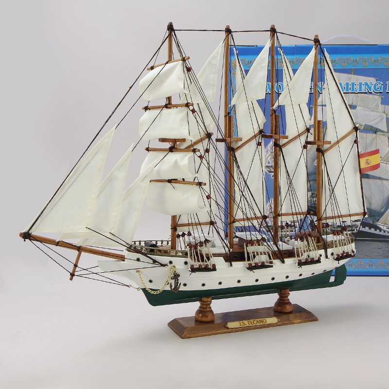 Модель парусника J.S.Elcano