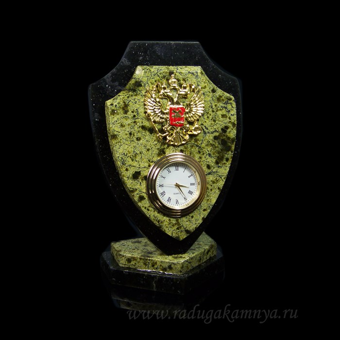 Часы из змеевика Щит