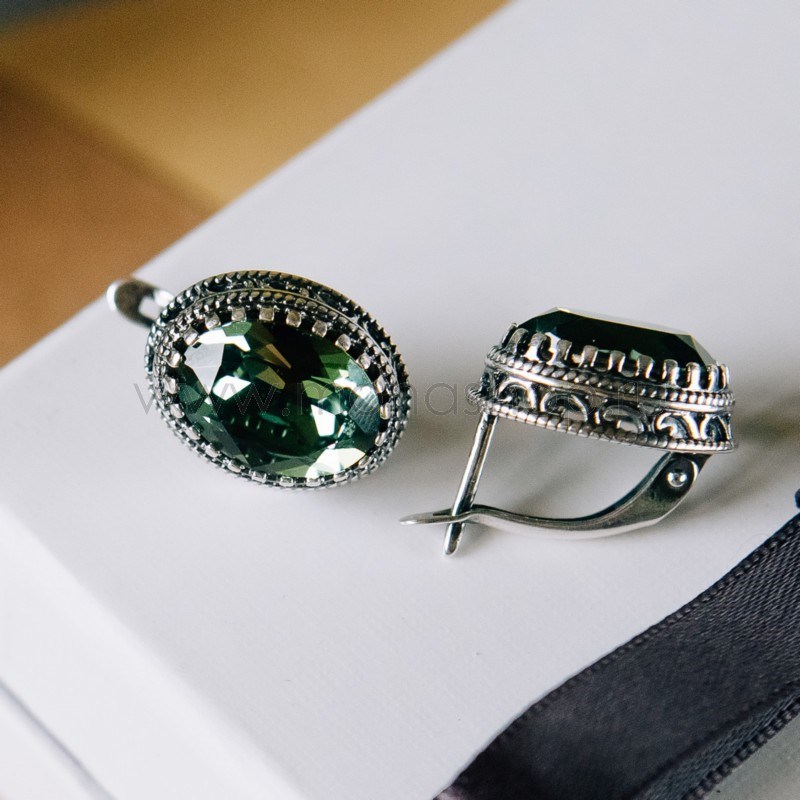 Серьги Винтаж с зелеными кристаллами Swarovski