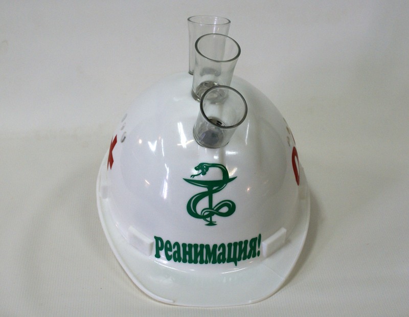 Каска с рюмками Реанимация со змеей, белая