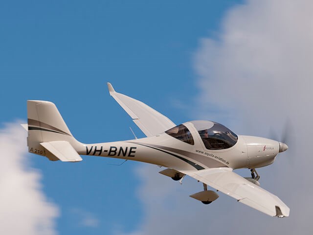 30 минут полета на Aquila A210