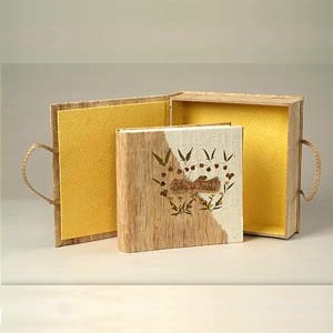 Фотоальбом с обложкой из коры дерева
