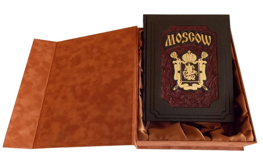 Книга на английском языке в футляре Москва