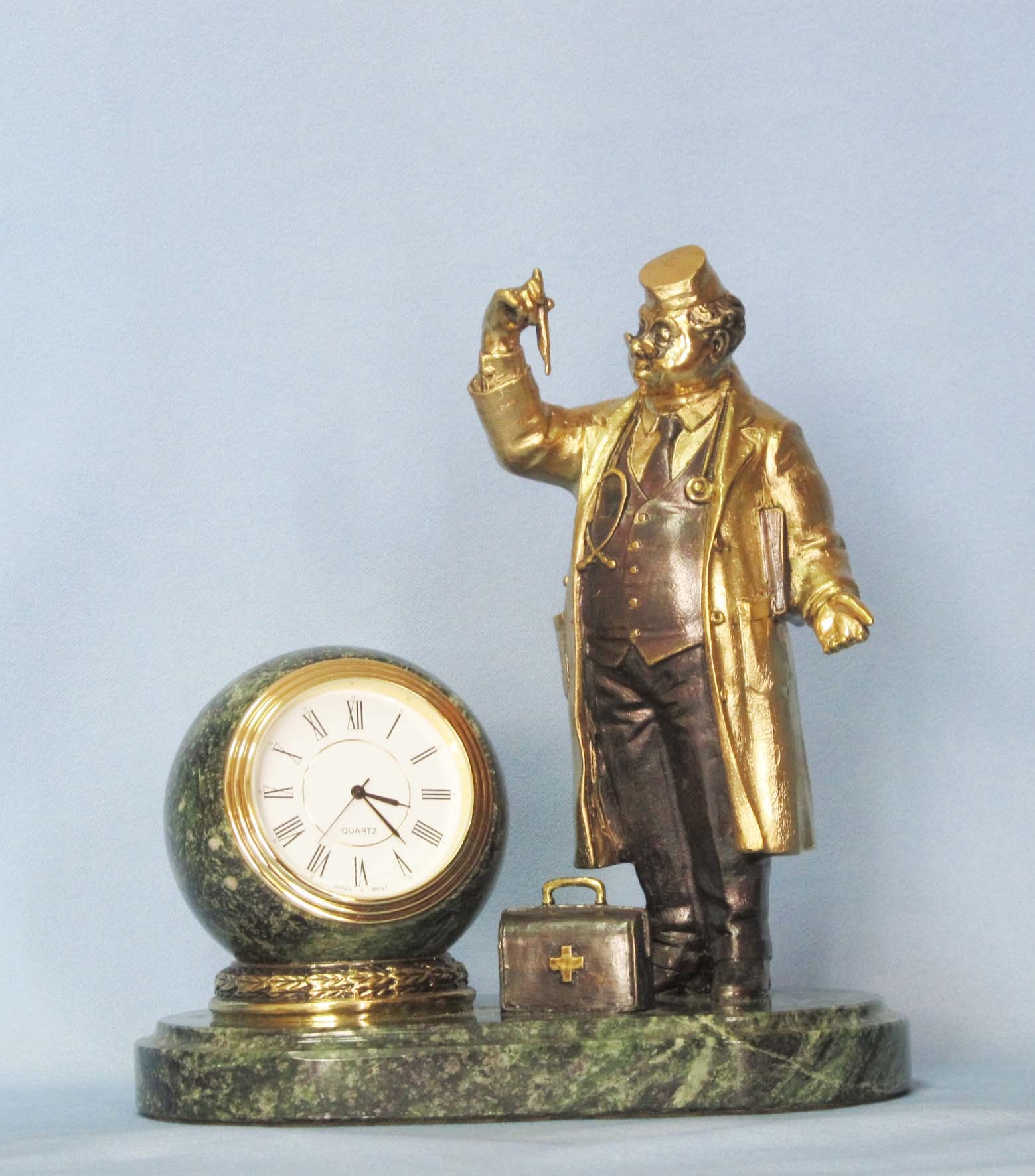 Часы "Доктор"