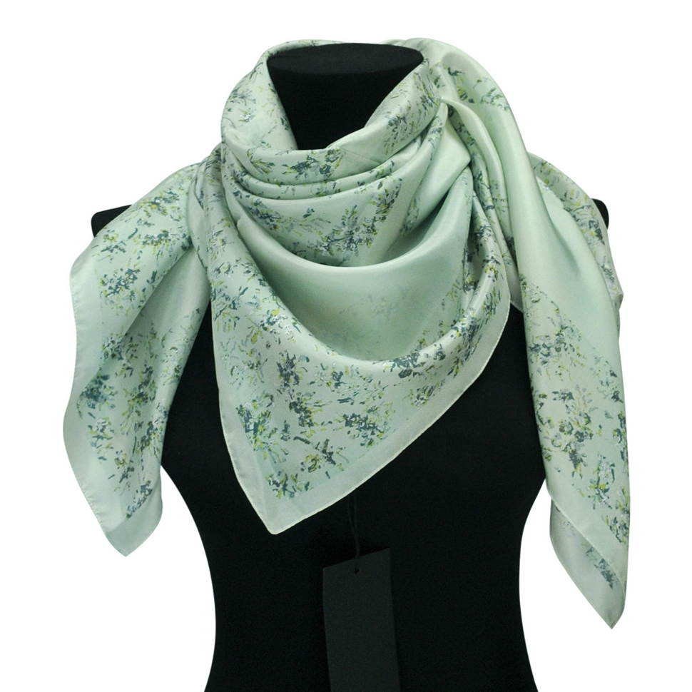 Нежный платок каре фисташковый Gianfranco Ferre 840285